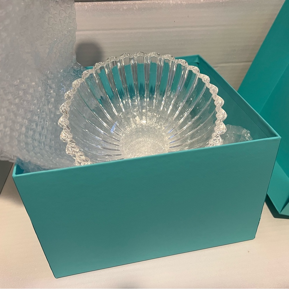 Tiffany & Co vintage fluted Crystal heart bowl with box